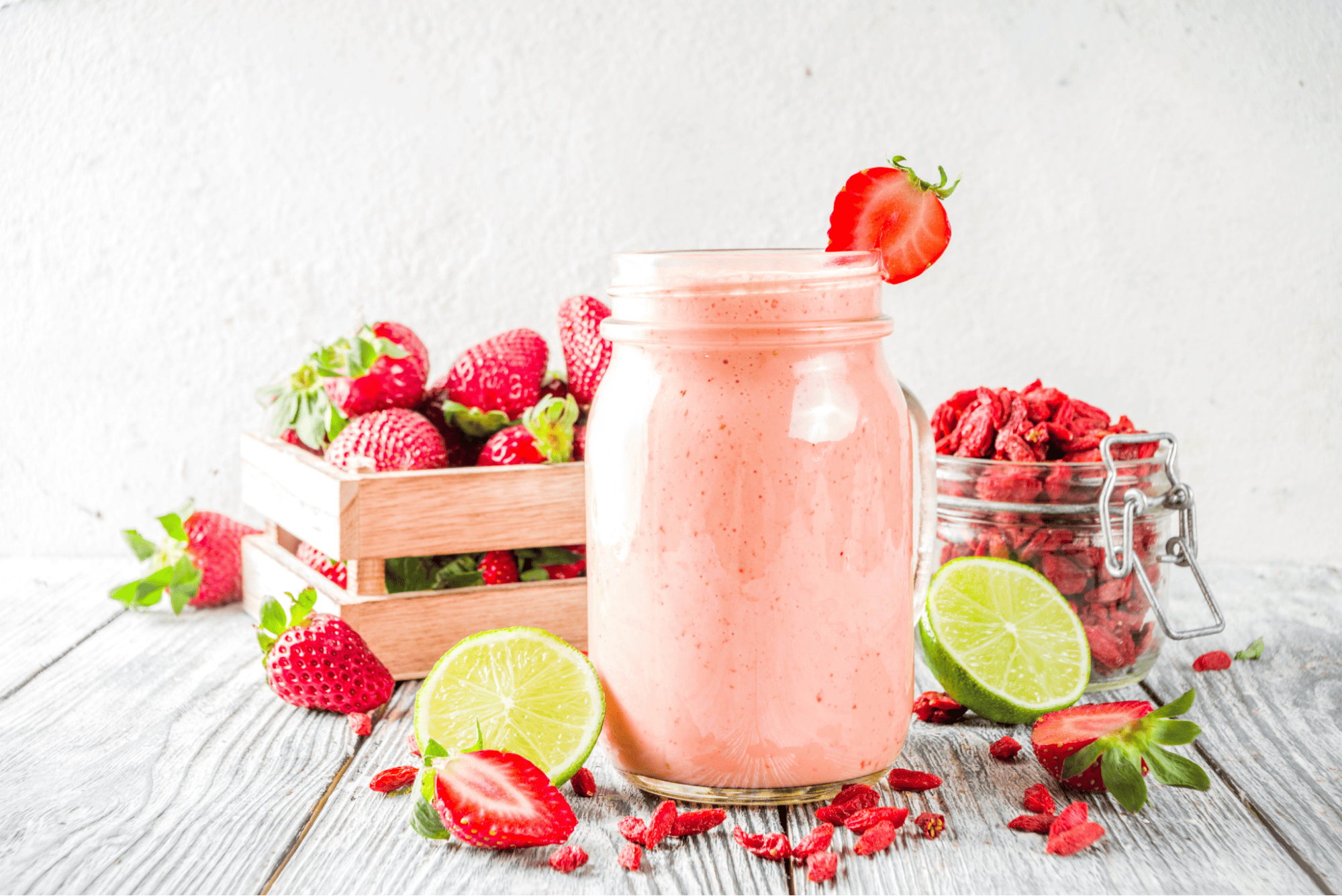 Strawberry Goji Berry Smoothie Benefits and Nutritional Ingredients